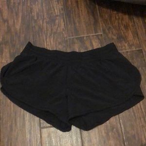 black lululemon shorts
